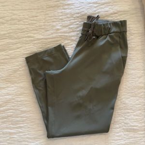 Sage green lululemon crops size 4 perfect condition, on the fly crop